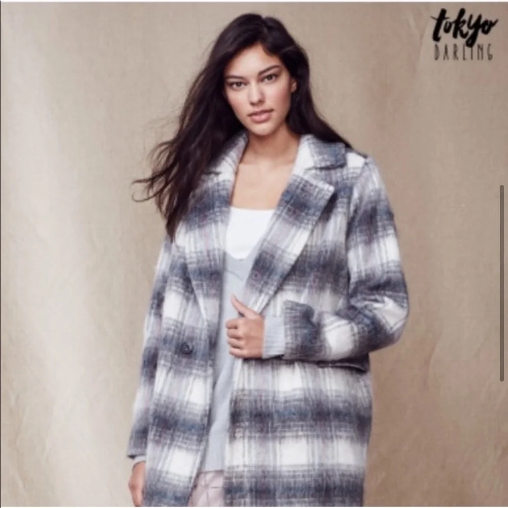 SOLD | Tokyo Darling | Oversized Fuzzy Plaid Coat - Picture 5 of 16